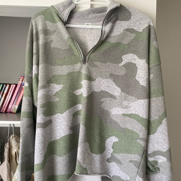 Aerie camo oversized crop - Picture 1 of 1